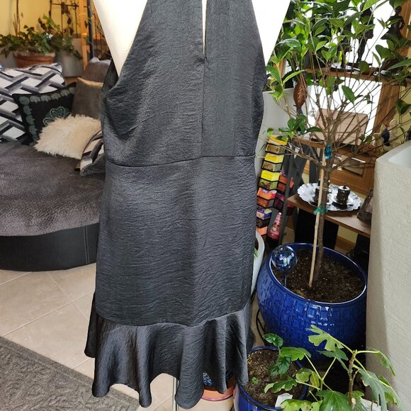 Elegant Nine West Black Crushed Satin Halter Mini Dress - Picture 5 of 13